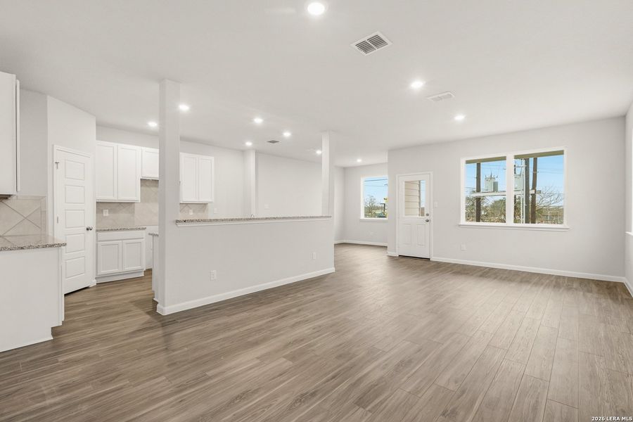Spacious, unfurnished interior of a new home in Katzer Ranch, Converse (Image 15).