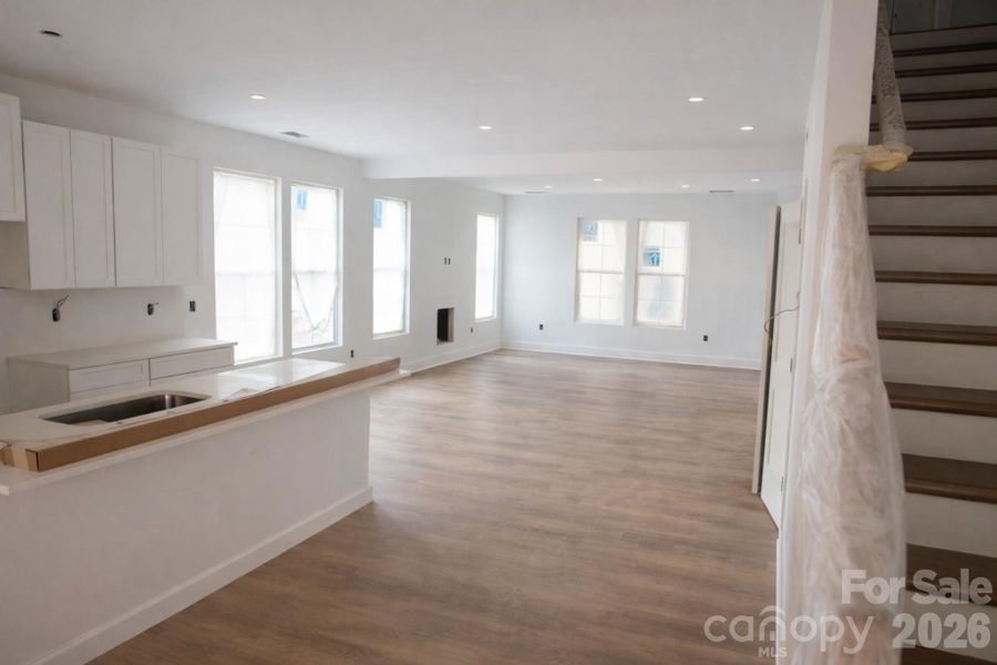 Image 6 of a home in .