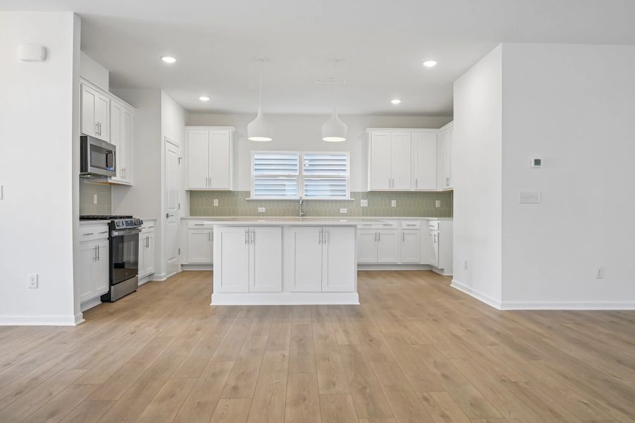 Representative images and renderings are for illustrative purposes. Actual structural options and design finishes of home may vary. Representative images and renderings are for illustrative purposes. Actual structural options and design finishes of home may vary.