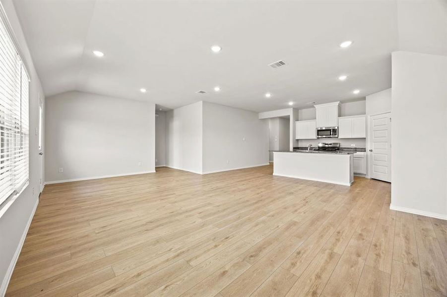 21-web-or-mls-556-ridgewood-dr