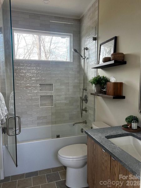 Upper-level quest, full bath with great light