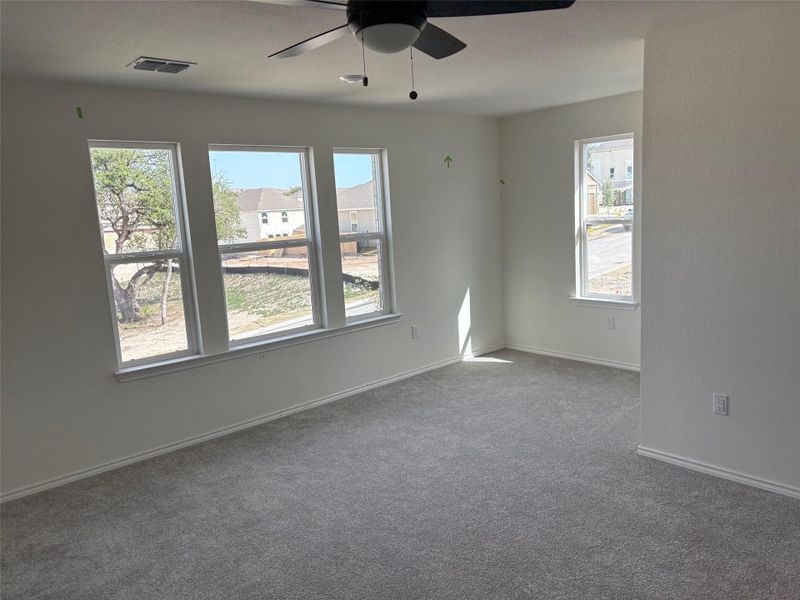 Spacious, unfurnished interior of a new home in Creekside at Estancia, Austin (Image 22). Spacious, unfurnished interior of a new home in Creekside at Estancia, Austin (Image 22).