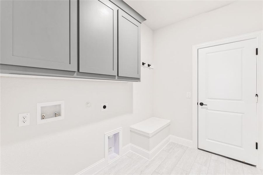 Spacious, unfurnished interior of a new home in Crystal Lake Estates, Red Oak (Image 13). Spacious, unfurnished interior of a new home in Crystal Lake Estates, Red Oak (Image 13).