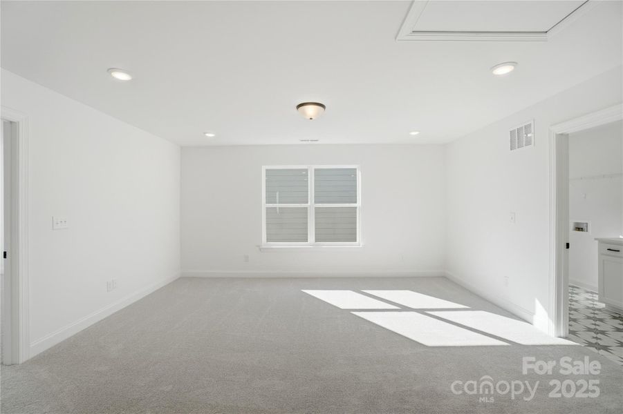 Spacious, unfurnished interior of a new home in Summerlin, Mooresville (Image 26).