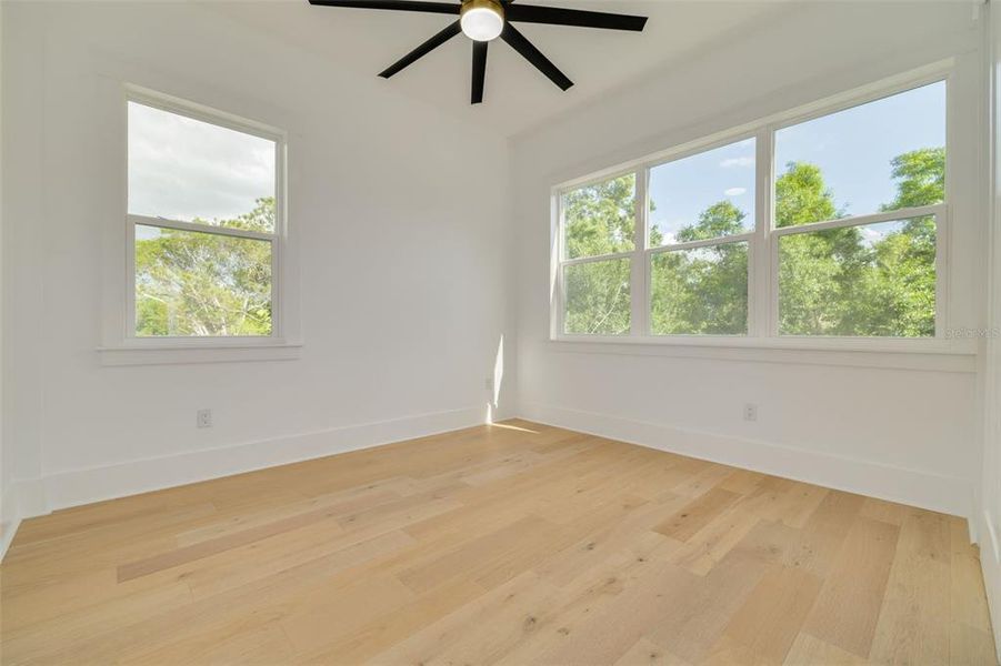 Spacious, unfurnished interior of a new home in , St. Petersburg (Image 39).