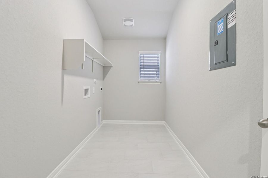 Spacious, unfurnished interior of a new home in Sagebrooke - Classic Series, San Antonio (Image 36).