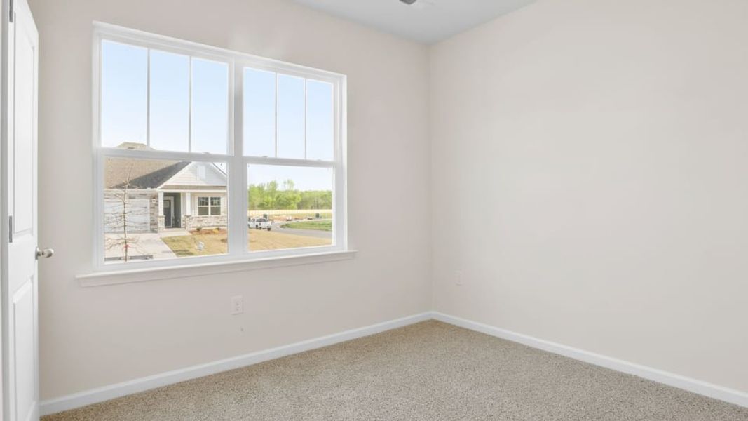 Spacious, unfurnished interior of a new home in Woodglen, Piedmont (Image 20).