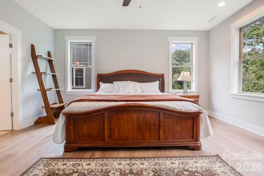 King sized bed fits easily in primary suite