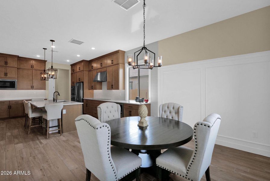 3008 Flintlock - 33Dining Kitchen