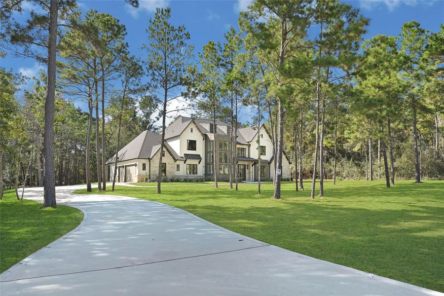 Custom home on 1.5 acres built by Lyons Custom Homes