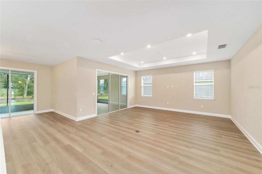 Spacious, unfurnished interior of a new home in , Ocala (Image 14).