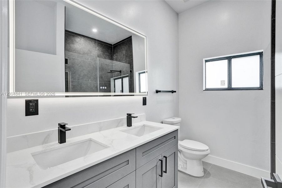 Furnished interior view inside a new home in , Miramar (Image 10).