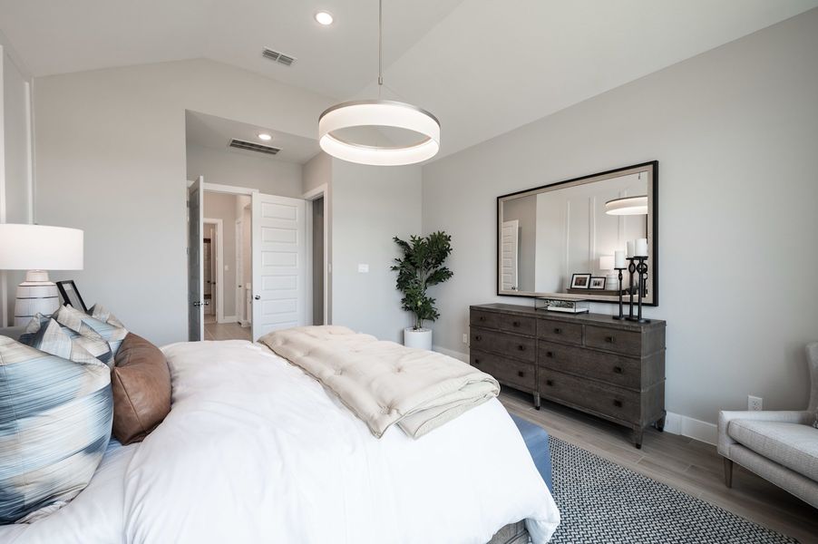 Representative furnished interior of a home built from the Verdin by Tri Pointe Homes in Pecan Ridge, Fulshear (Image 77).