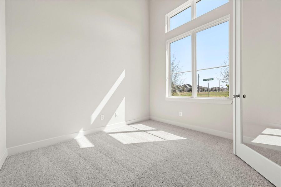 Representative image. Features, selections and colors may vary.