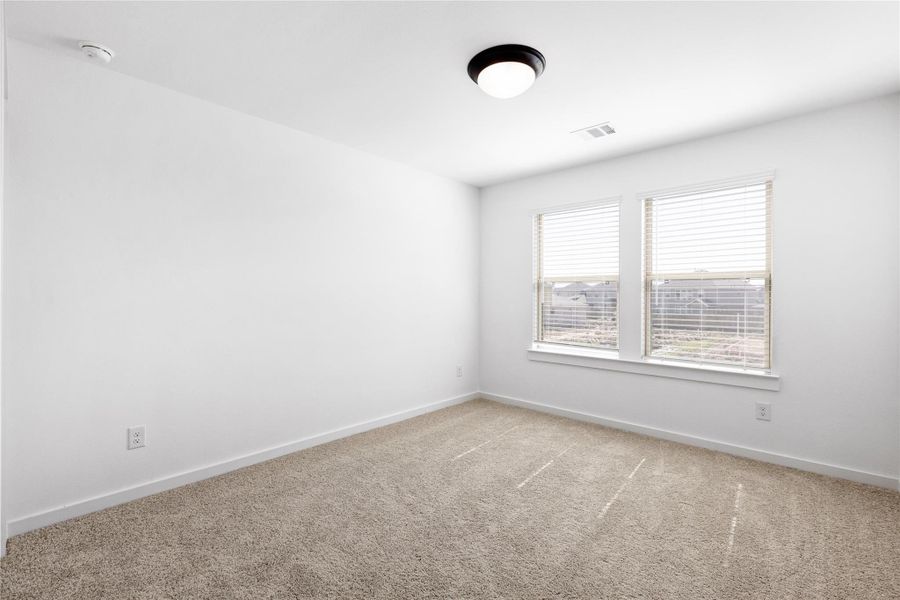 Spacious, unfurnished interior of a new home in Kendall Lakes, Alvin (Image 22).