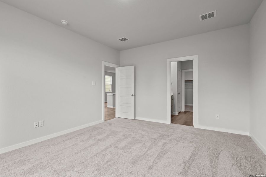 Spacious, unfurnished interior of a new home in Park Place, New Braunfels (Image 19).