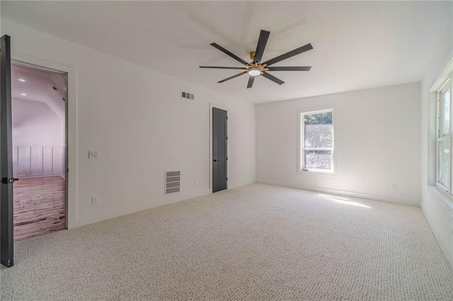 Spacious, unfurnished interior of a new home in , Flowery Branch (Image 19).