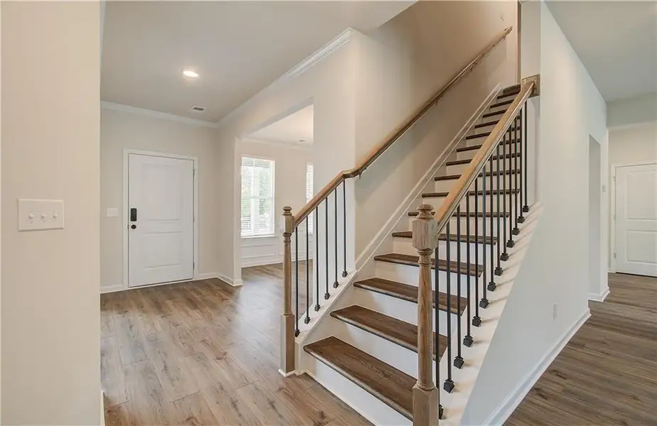 Spacious, unfurnished interior of a new home in Alcovy Village, Lawrenceville (Image 31).