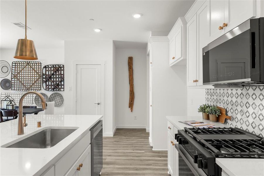 06. 730 Tower - Kitchen (3) 06. 730 Tower - Kitchen (3)