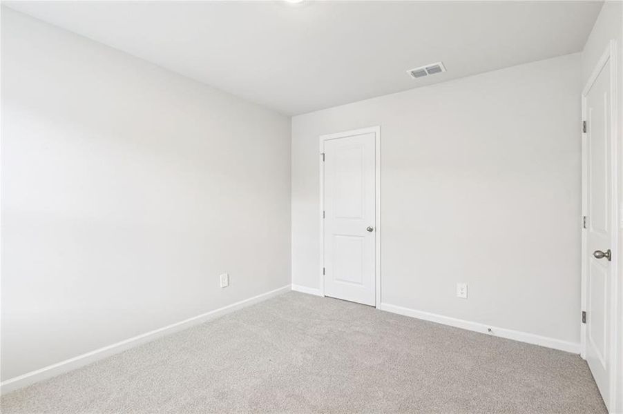 Spacious, unfurnished interior of a new home in Ivey Township, Dallas (Image 31).