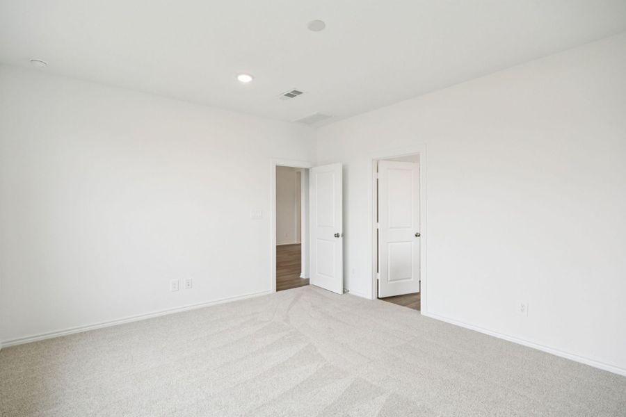 Spacious, unfurnished interior of a new home in Montgomery Bend, Montgomery (Image 29).