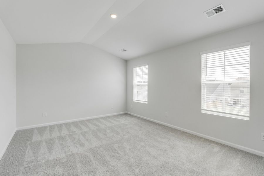 Spacious, unfurnished interior of a new home in Ellington, Elgin (Image 23).