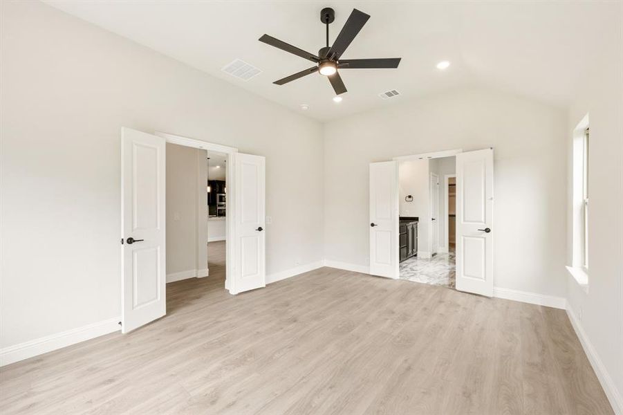 Spacious, unfurnished interior of a new home in Hampton Park, Glenn Heights (Image 24).