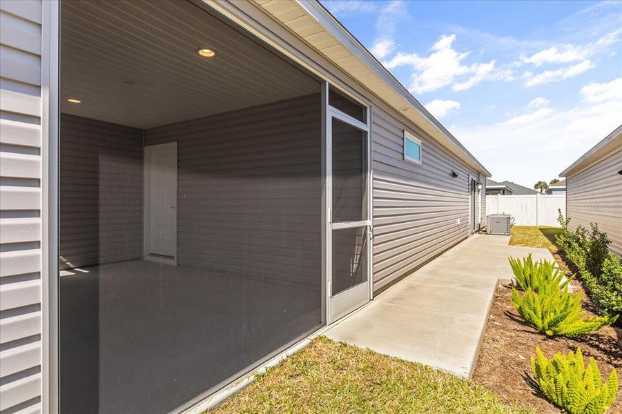 Exterior details and patio area of a home in , The Villages (Image 20).
