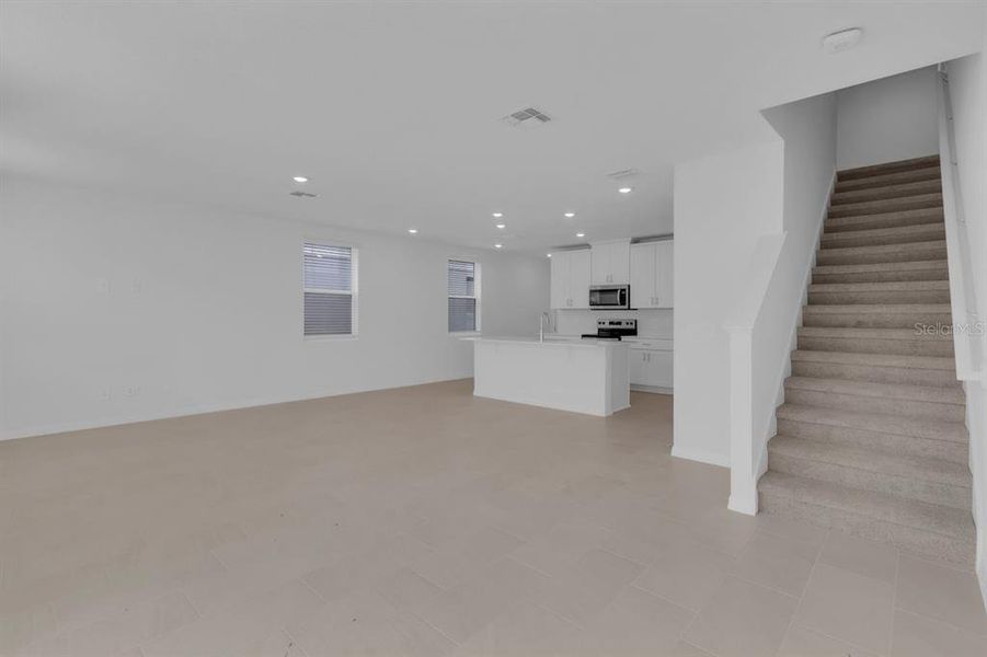 Spacious, unfurnished interior of a new home in , St. Cloud (Image 20).
