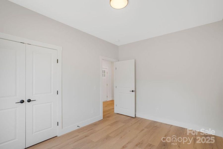 Spacious, unfurnished interior of a new home in , Lincolnton (Image 18).