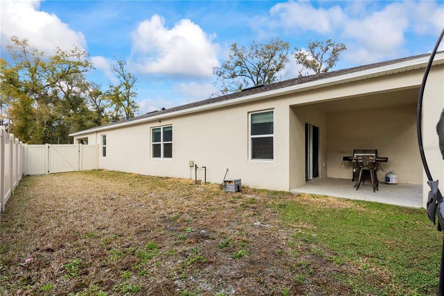 Exterior details and patio area of a home in Pelham Park, Deland (Image 4).