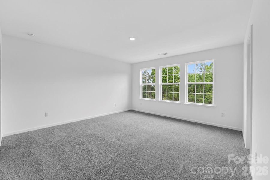 Spacious, unfurnished interior of a new home in Village of Waxhaw, Waxhaw (Image 10).