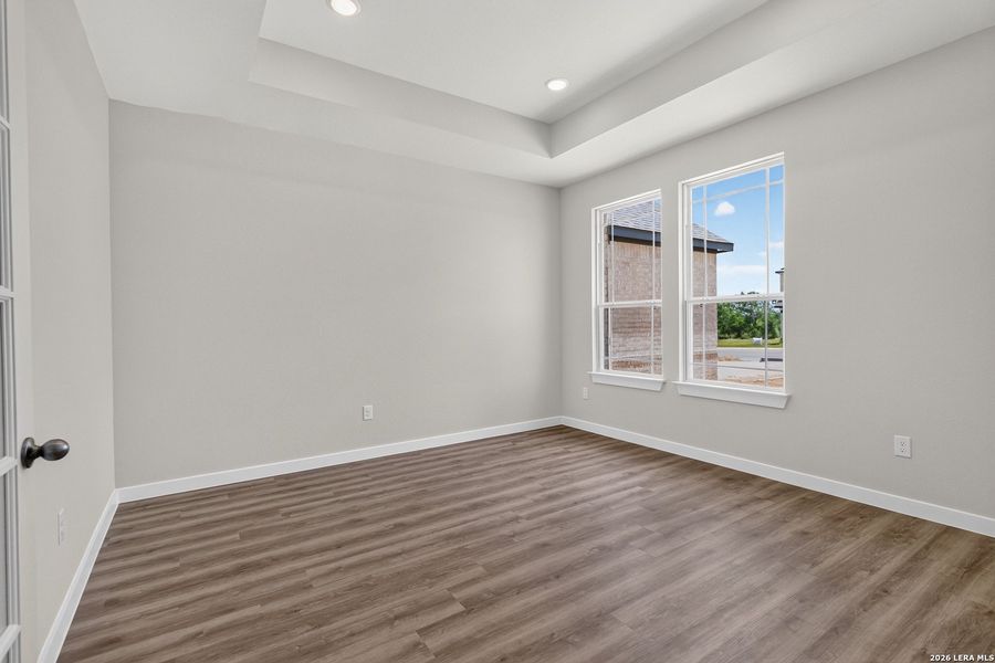 Spacious, unfurnished interior of a new home in Jordan's Ranch, San Antonio (Image 20).
