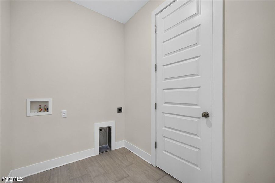 Spacious, unfurnished interior of a new home in Cape Coral, Cape Coral (Image 32). Spacious, unfurnished interior of a new home in Cape Coral, Cape Coral (Image 32).