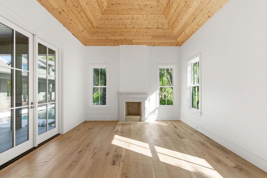 Spacious, unfurnished interior of a new home in , Sullivan's Island (Image 28).