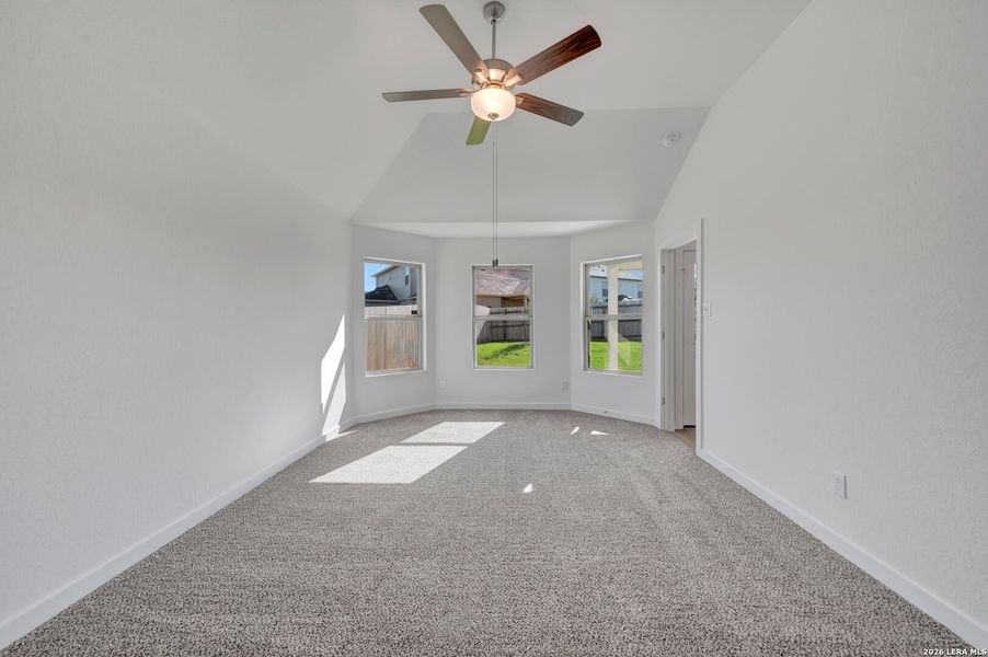 Spacious, unfurnished interior of a new home in Cinco Lakes, San Antonio (Image 27). Spacious, unfurnished interior of a new home in Cinco Lakes, San Antonio (Image 27).