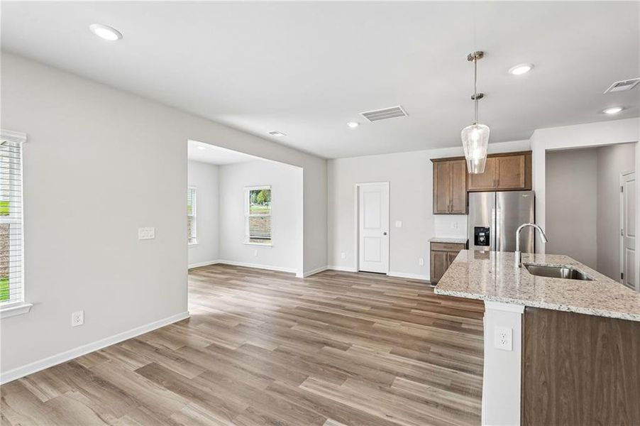 Spacious, unfurnished interior of a new home in Northwoods at Mirror Lake, Villa Rica (Image 27).
