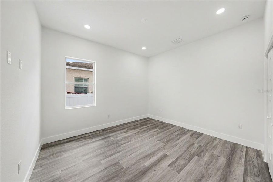 Spacious, unfurnished interior of a new home in , St. Petersburg (Image 41).