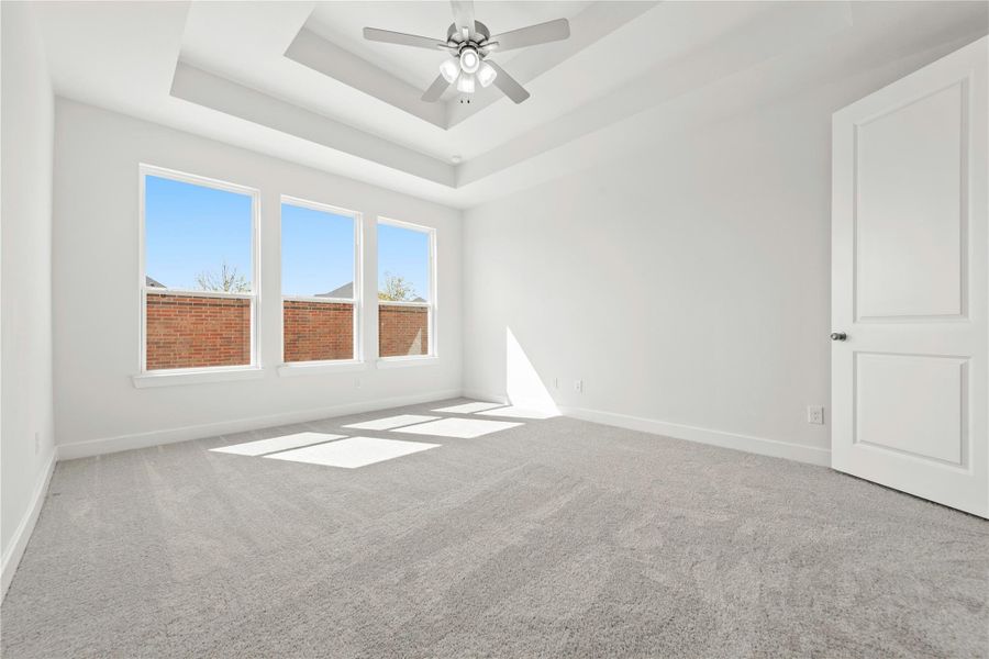 Representative image. Features, selections and colors may vary.