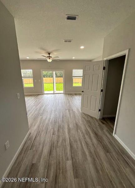 Spacious, unfurnished interior of a new home in , Jacksonville (Image 14).
