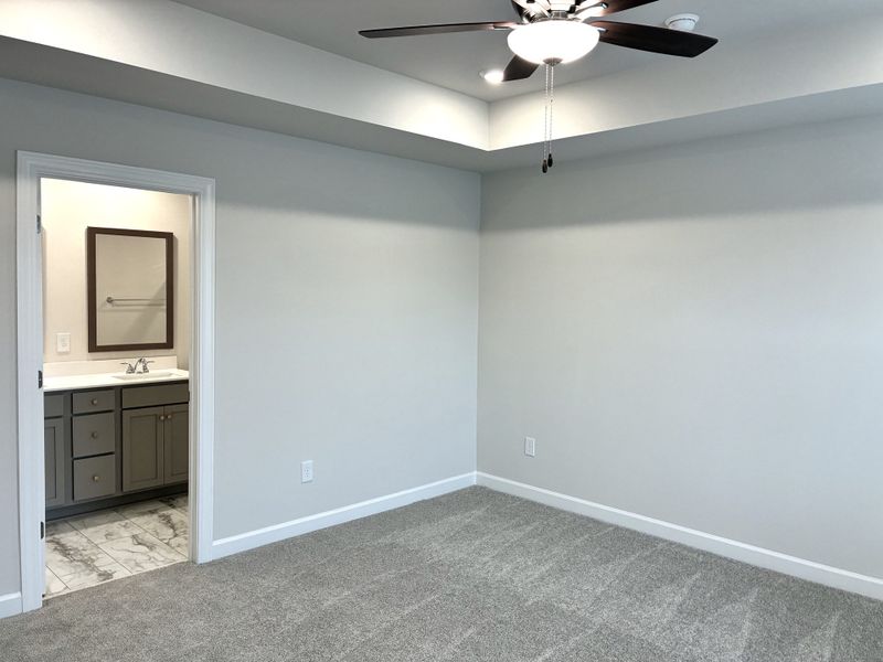 Spacious, unfurnished interior of a new home in Miller Park, Greenville (Image 12).