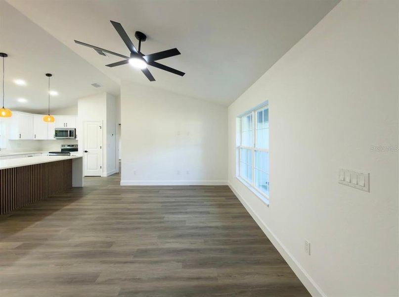 Spacious, unfurnished interior of a new home in , Ocala (Image 18).