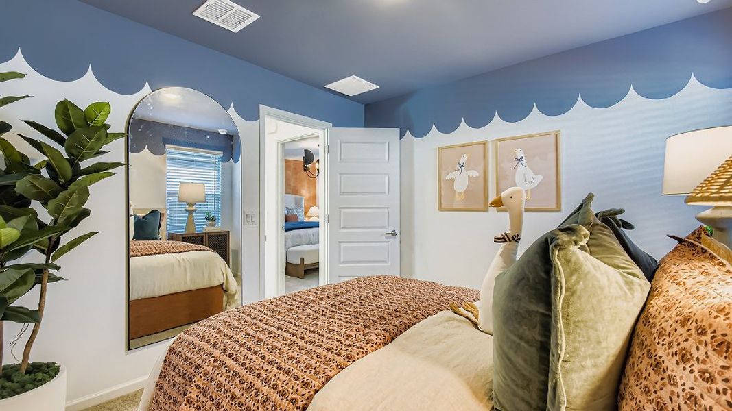 2556 Iris Bed2 2of2 F1 Base2