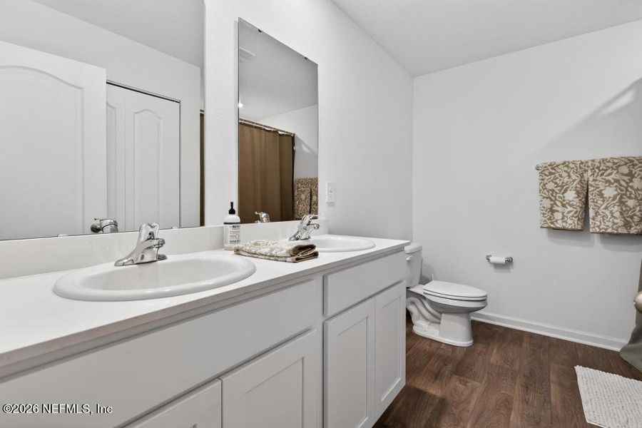 Furnished interior view inside a new home in Cross Creek Express, Green Cove Springs (Image 30).