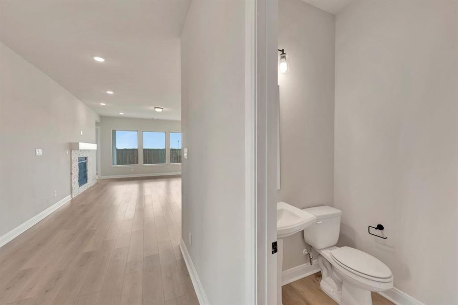 Spacious, unfurnished interior of a new home in Myrtle Creek, Waxahachie (Image 12).