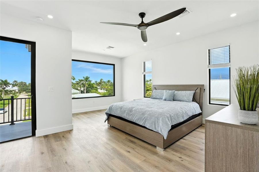 Furnished interior view inside a new home in , Punta Gorda (Image 16).