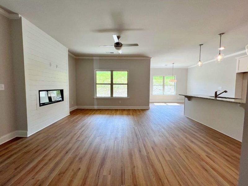 Spacious, unfurnished interior of a new home in , Homer (Image 11).