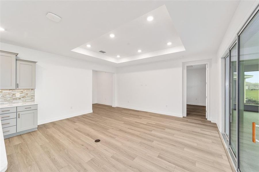 Spacious, unfurnished interior of a new home in , Ocala (Image 15).