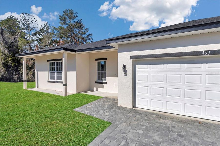 Exterior details and patio area of a home in , Ocala (Image 30).