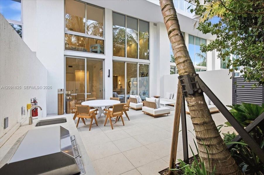 Exterior details and patio area of a home in , Miami (Image 22).